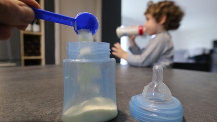 Laits infantiles : la France abaisse le seuil autoris&eacute; pour la toxine