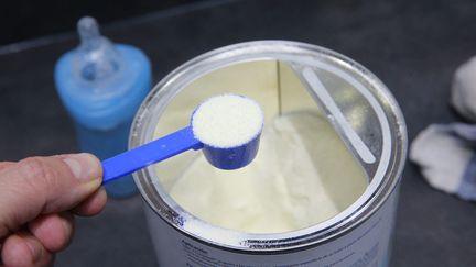 Laits infantiles contamin&eacute;s : une mission parlementaire r&eacute;v&egrave;le les lacunes du