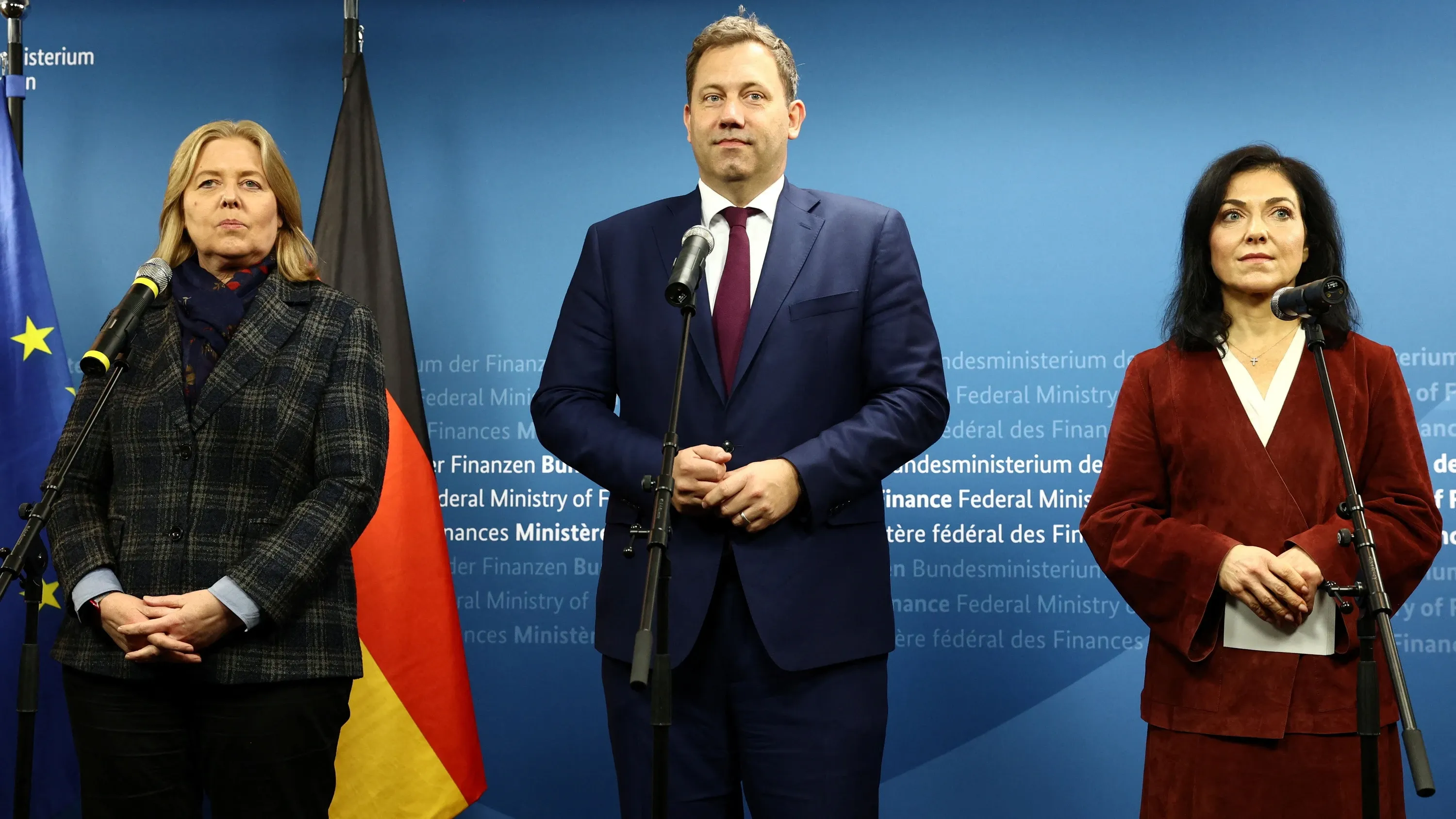 regierung von Friedrich Merz: So f&auml;llt die schwarz-rote Wirtschaftsbilanz aus

Mehr Wachstum,
