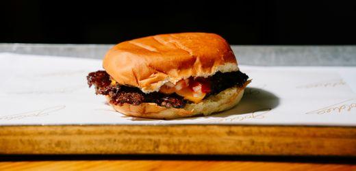Smashburger-Rezept: Zehn Tipps, damit er perfekt gelingt

Wer den Smashburger einfach in die Pfanne