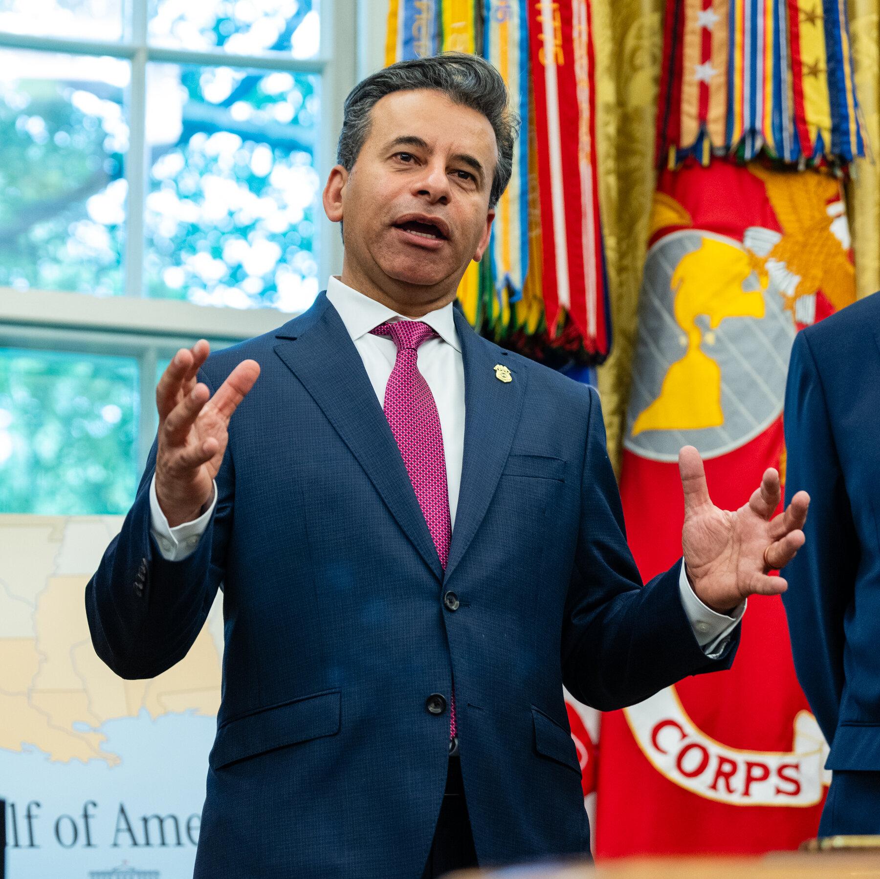 Trump Plans to Fire F.D.A. Commissioner Marty Makary

Dr. Makary has been a supporter of the Make